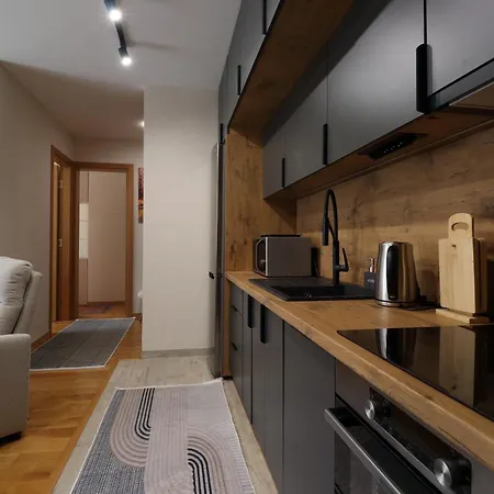 Luxury In East Apartment