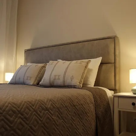 Luxury In East Apartment